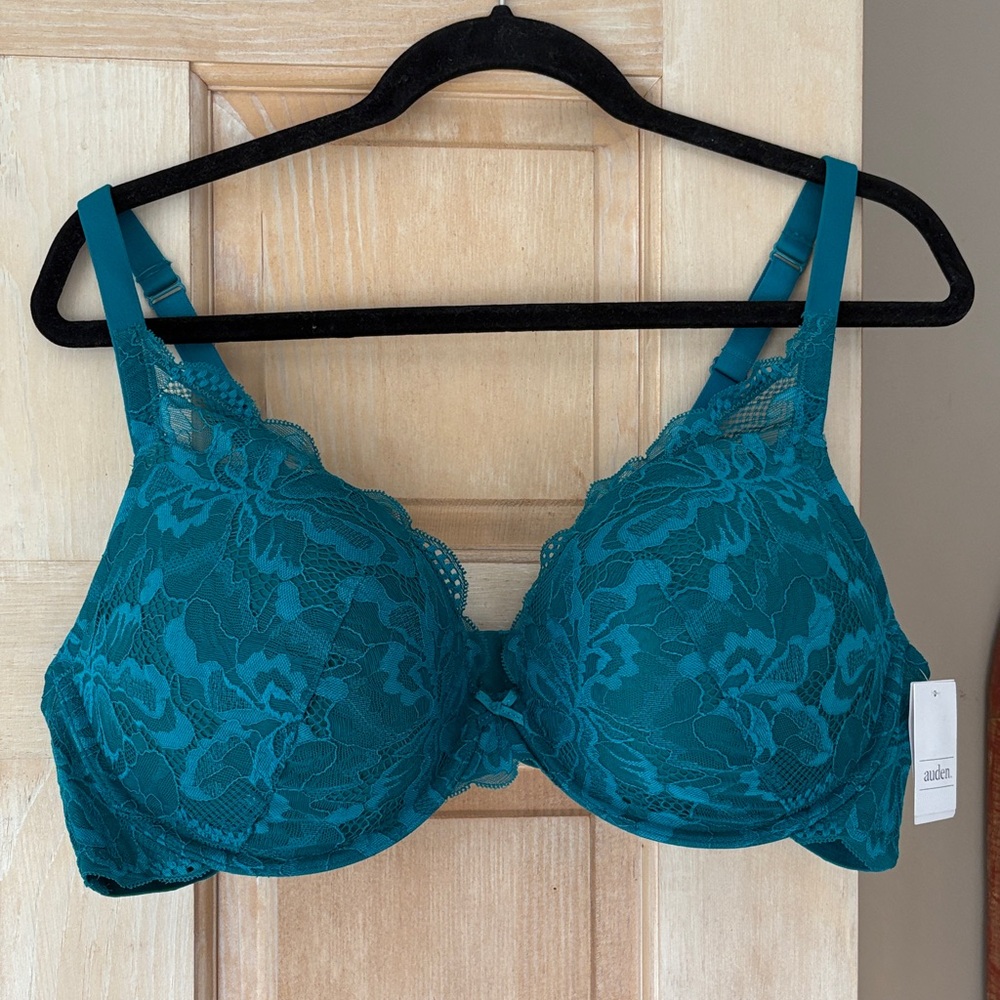 New With Tags Auden Teal Lace Padded Underwire Bra Size 42D.